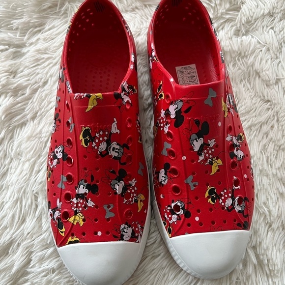 Native Disney Shoes - Women’s size 5 - Picture 2 of 7